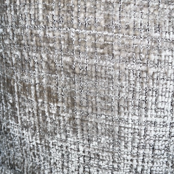 1-NWT CALLISTO HOME VELVET WEAVE DESIGN DECORATIVE THROW PILLOWS - Picture 13 of 17